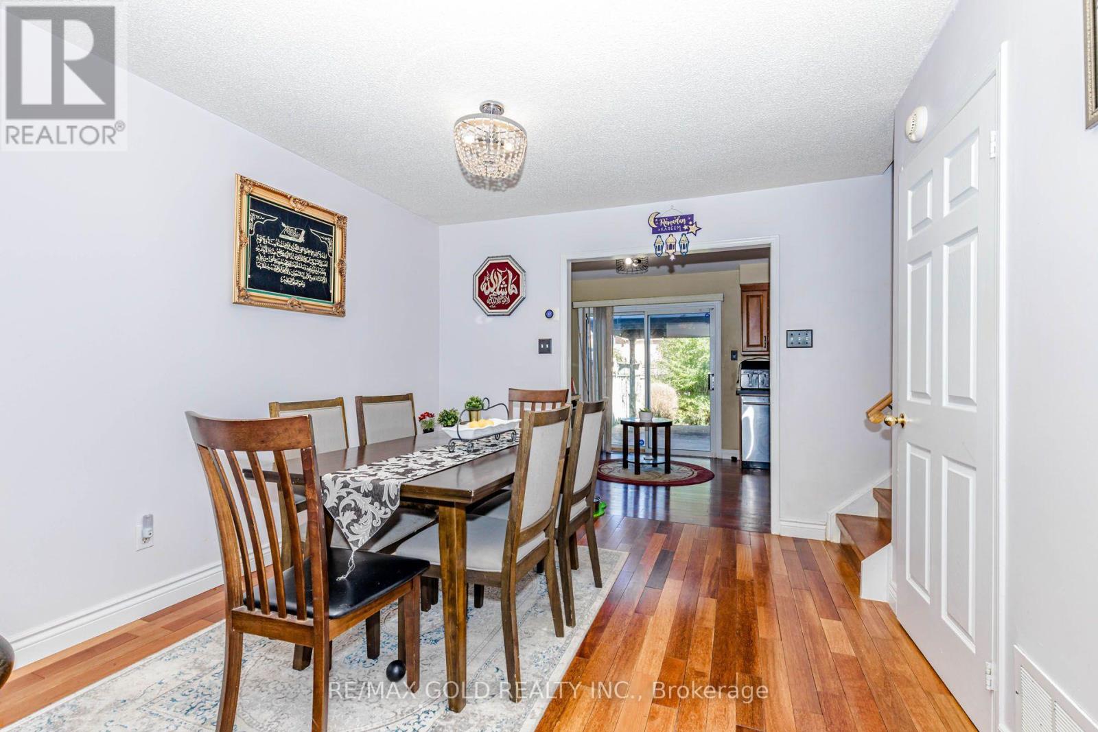 12 Mccleave Crescent, Brampton, Ontario  L6Y 4Z6 - Photo 11 - W13635876