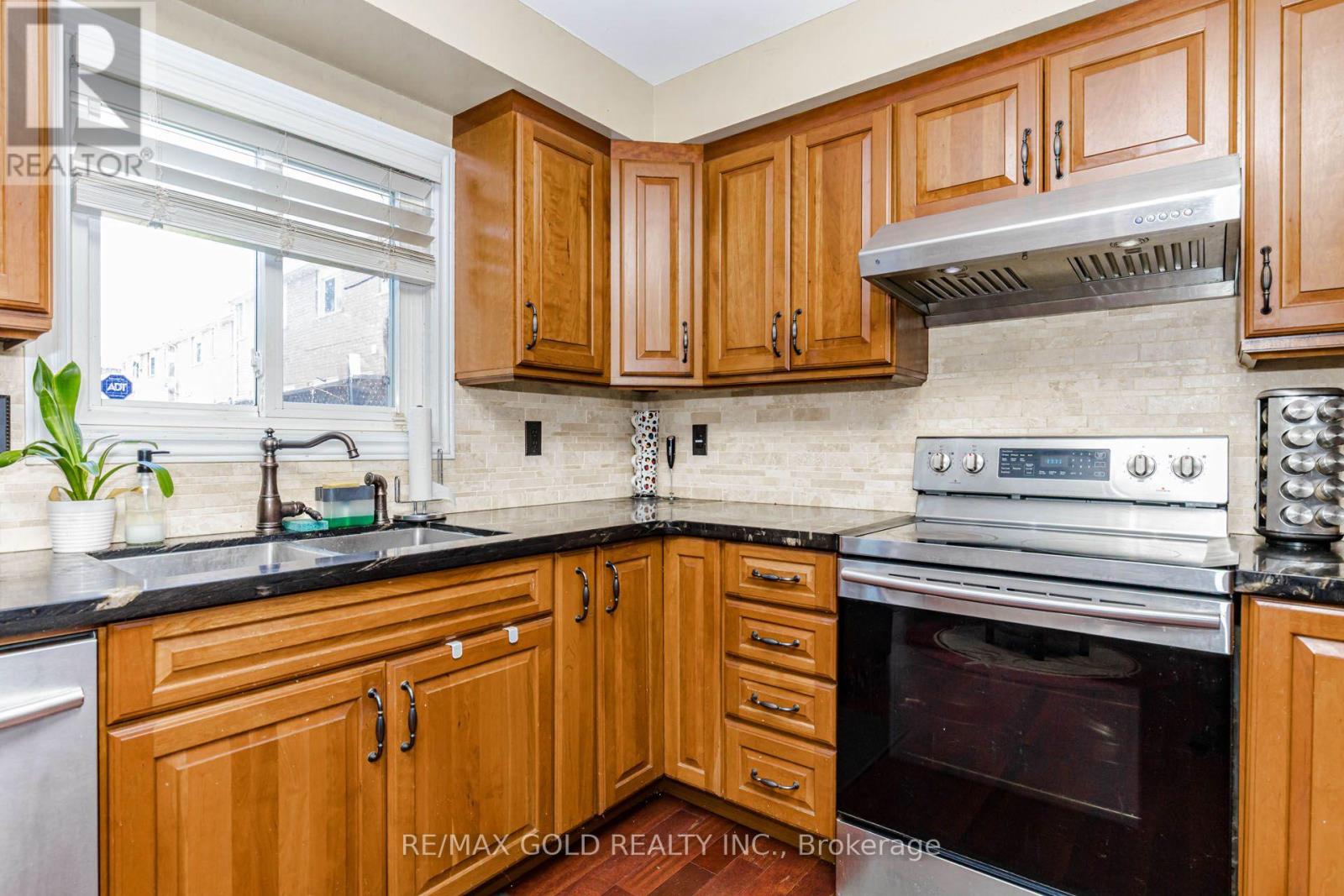 12 Mccleave Crescent, Brampton, Ontario  L6Y 4Z6 - Photo 18 - W13635876