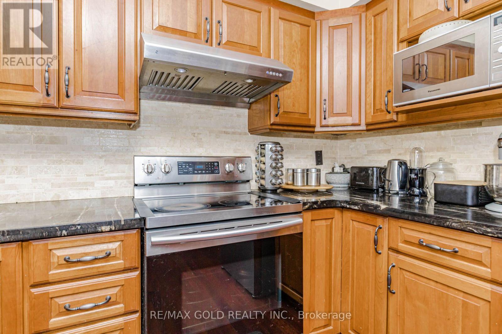 12 Mccleave Crescent, Brampton, Ontario  L6Y 4Z6 - Photo 19 - W13635876