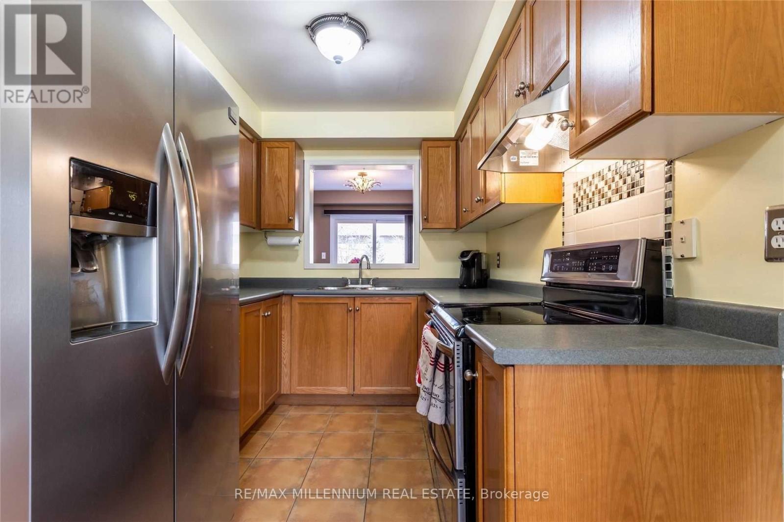 13 Dawson Crescent, Milton, Ontario  L9T 5H8 - Photo 3 - W13635894