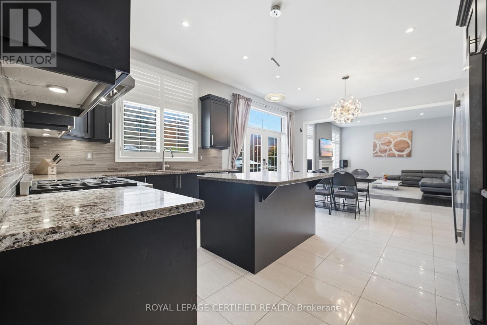 8833 Creditview Road, Brampton (Credit Valley), Ontario  L6Y 0X3 - Photo 11 - W13635946