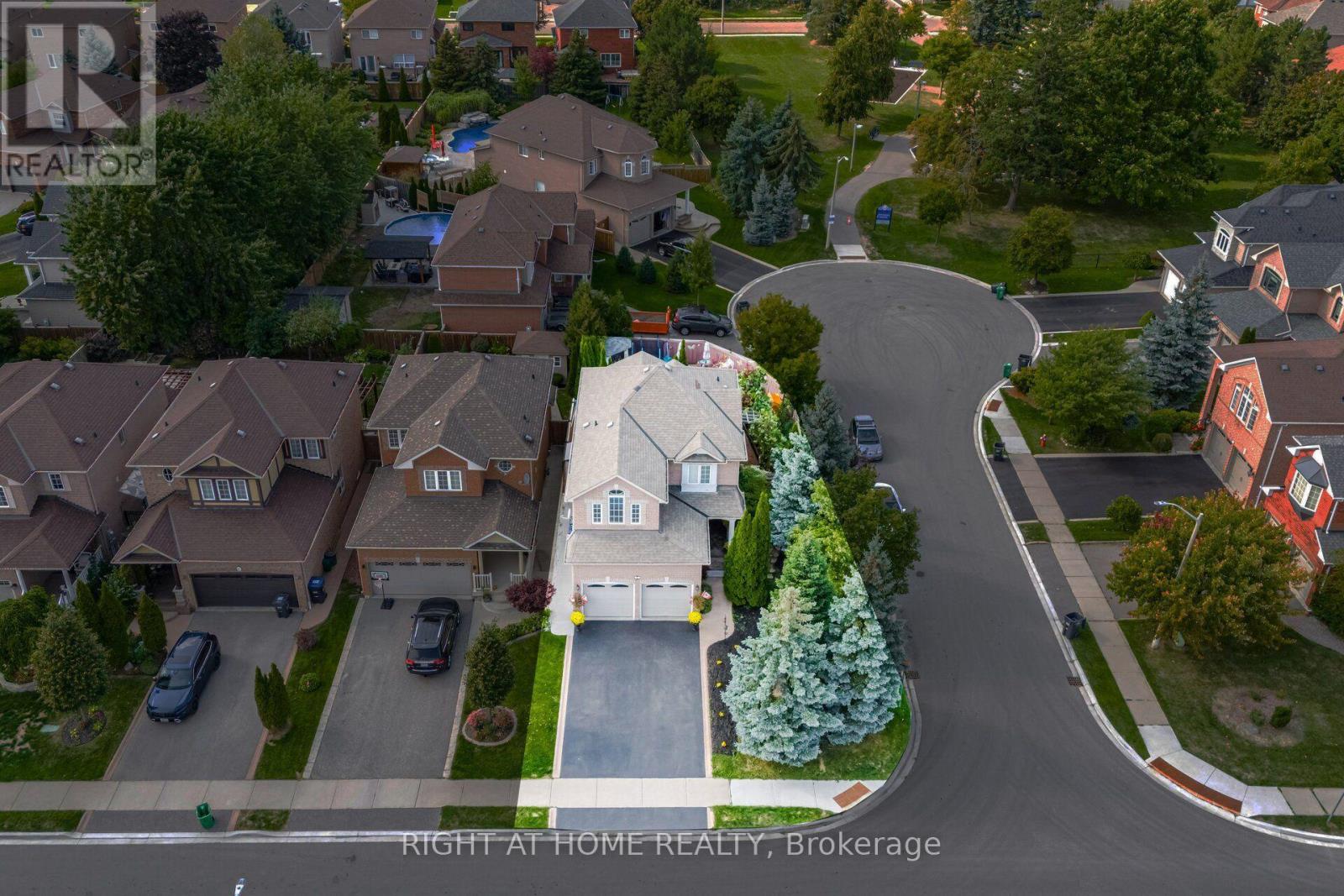 2 Melrose Gardens, Brampton, Ontario  L7A 1J7 - Photo 2 - W13635974