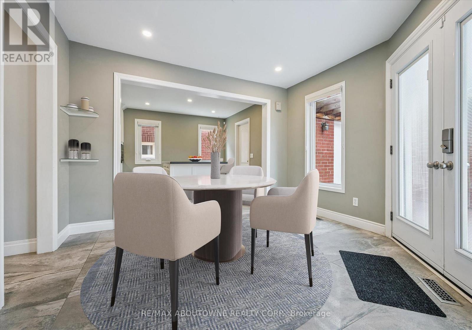 2456 Sixth Line, Oakville, Ontario  L6H 5Z8 - Photo 13 - W13635980