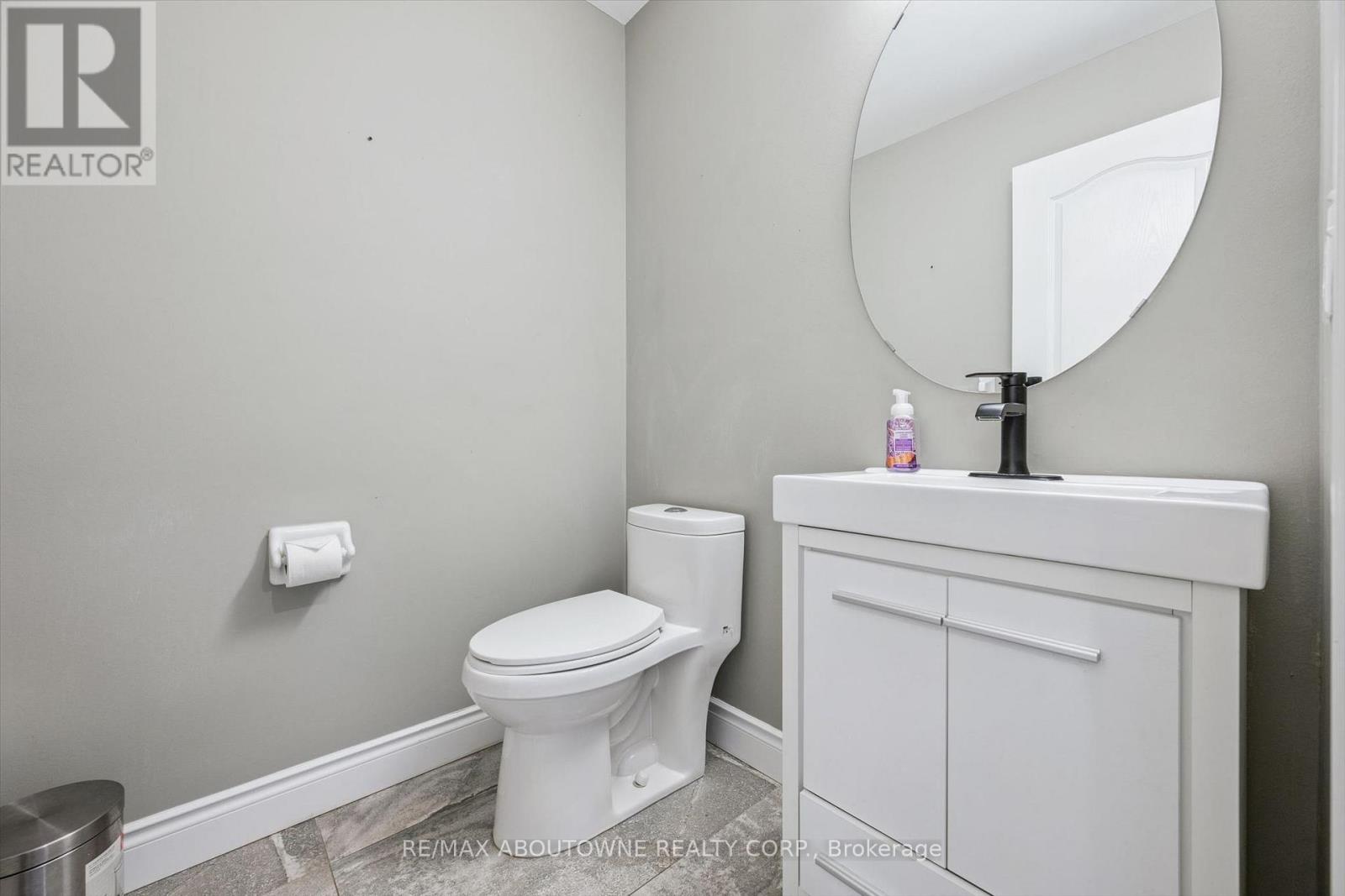 2456 Sixth Line, Oakville, Ontario  L6H 5Z8 - Photo 19 - W13635980