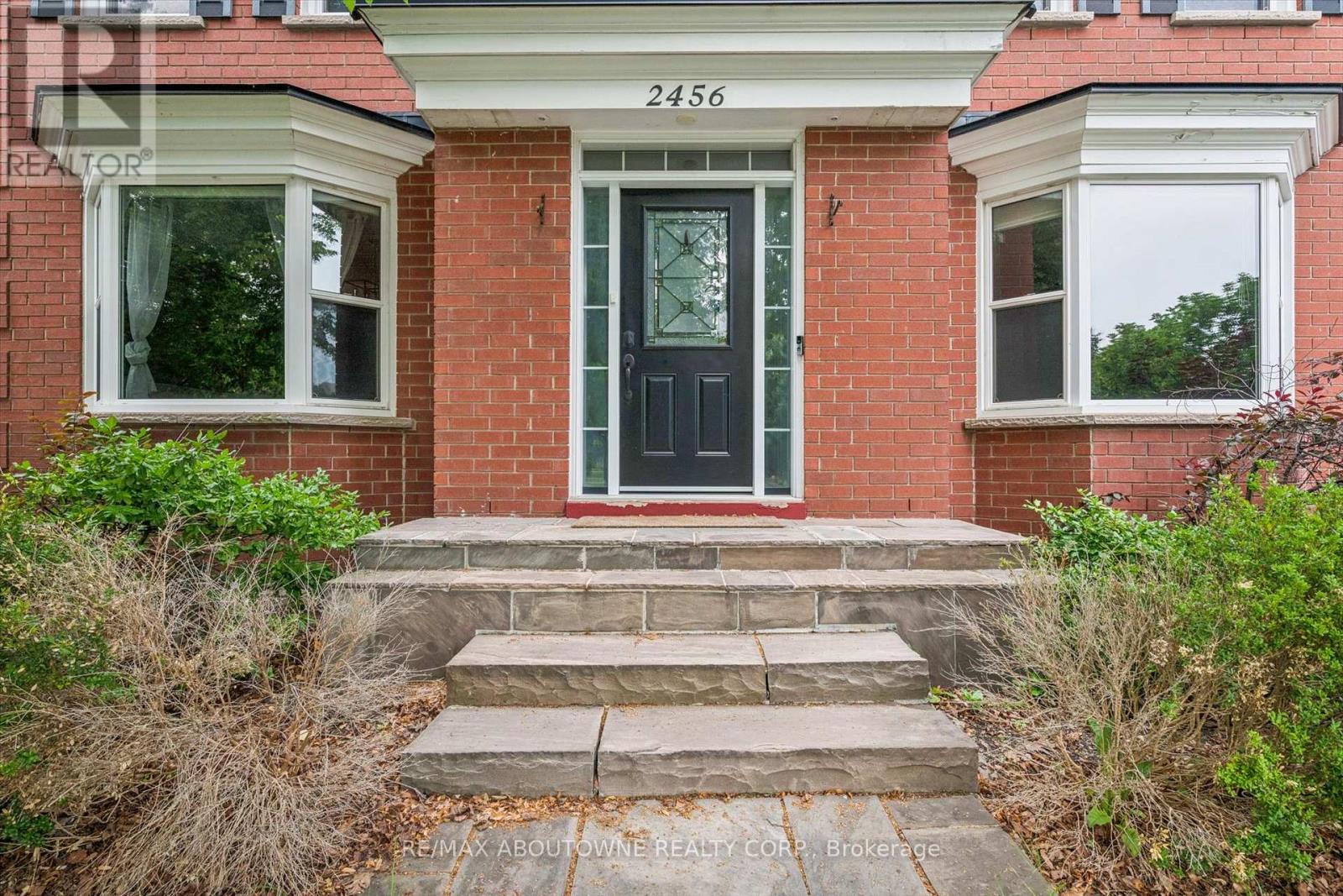2456 Sixth Line, Oakville, Ontario  L6H 5Z8 - Photo 2 - W13635980