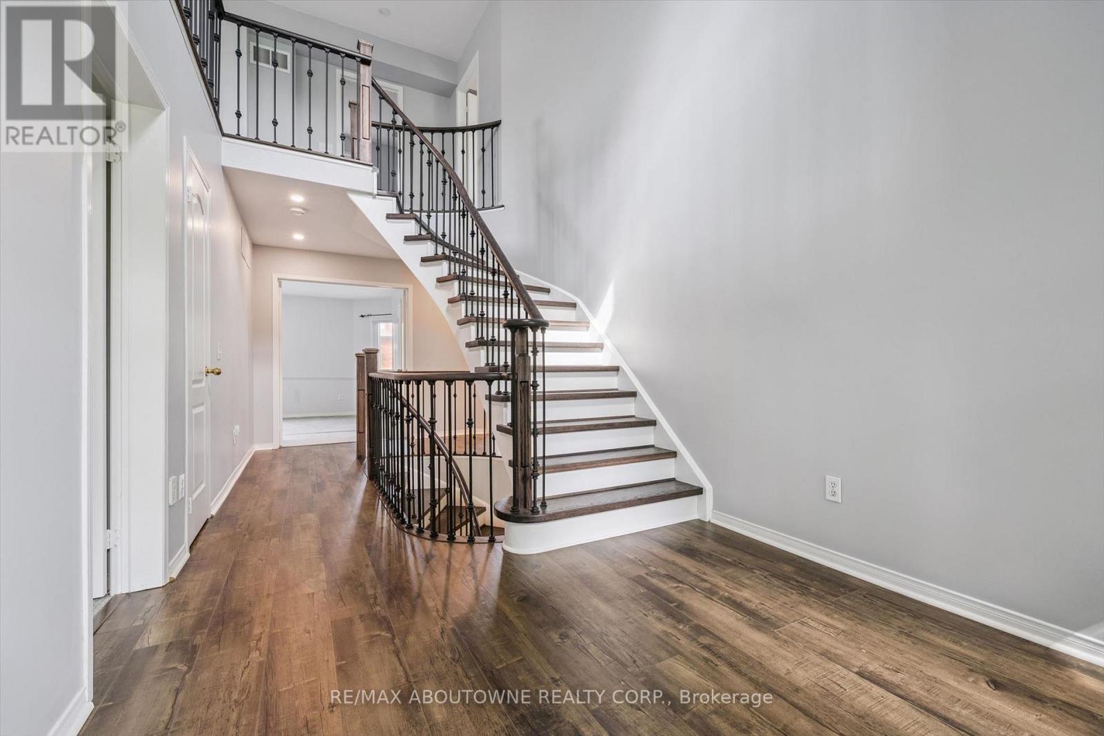 2456 Sixth Line, Oakville, Ontario  L6H 5Z8 - Photo 37 - W13635980