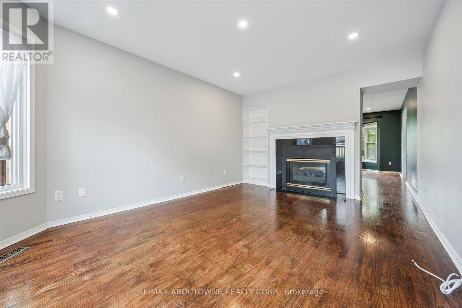 2456 Sixth Line, Oakville, Ontario  L6H 5Z8 - Photo 9 - W13635980