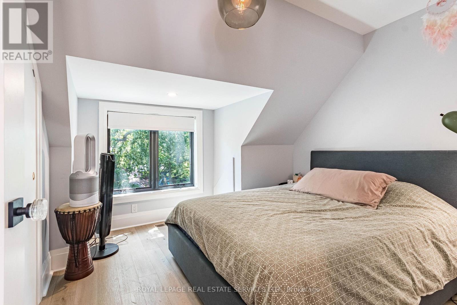 238 Garden Avenue, Toronto, Ontario  M6R 1J1 - Photo 12 - W13636046