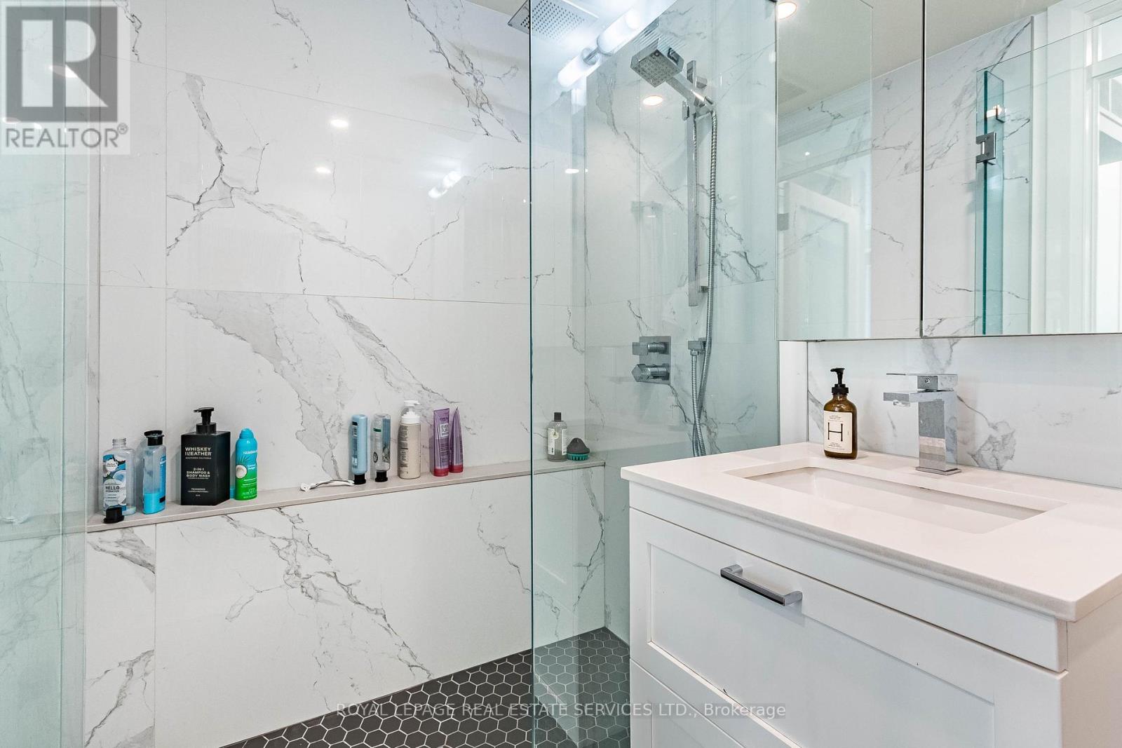 238 Garden Avenue, Toronto, Ontario  M6R 1J1 - Photo 15 - W13636046