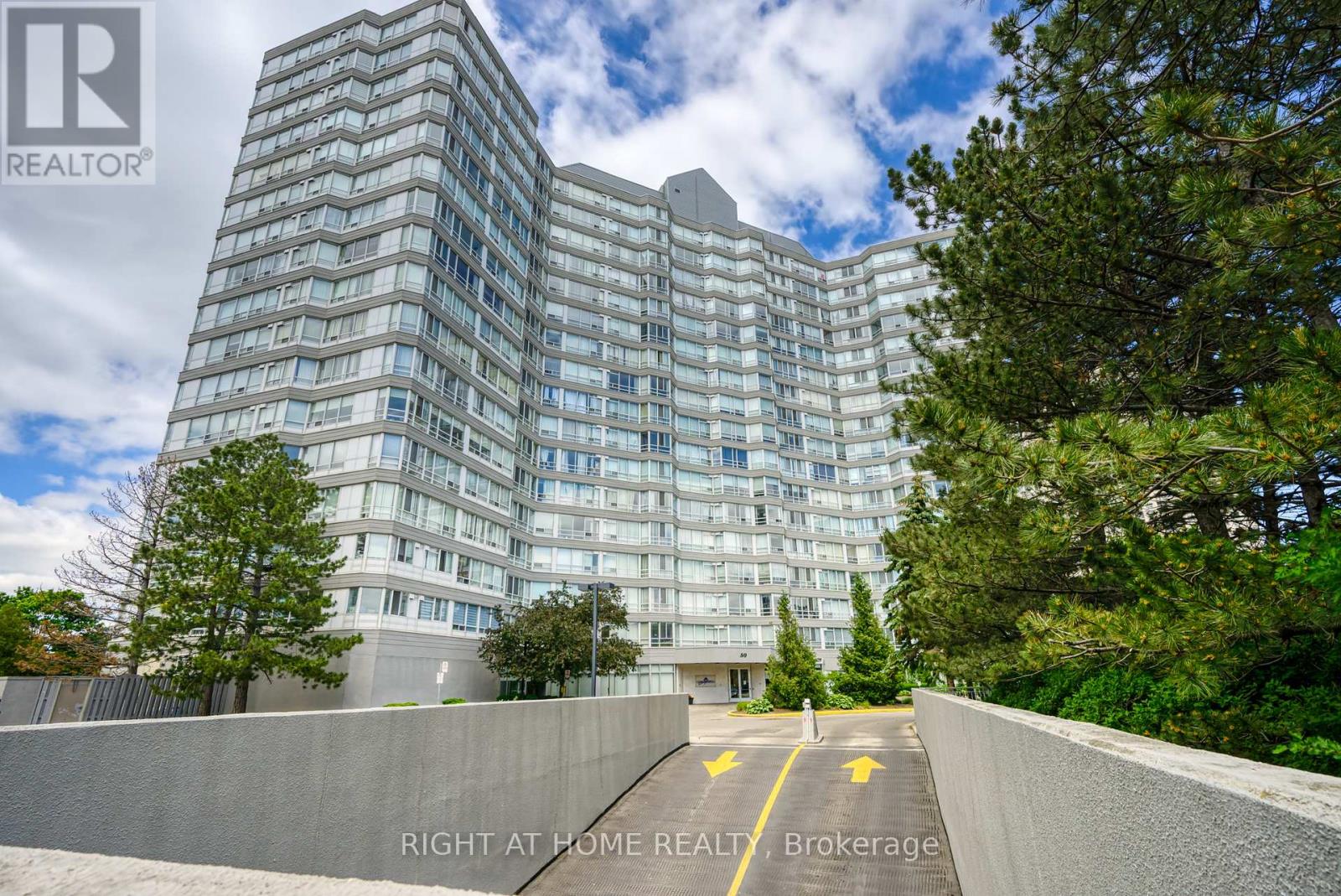 1408 - 50 Kingsbridge Garden Circle, Mississauga, Ontario  L5R 1Y2 - Photo 2 - W13636050