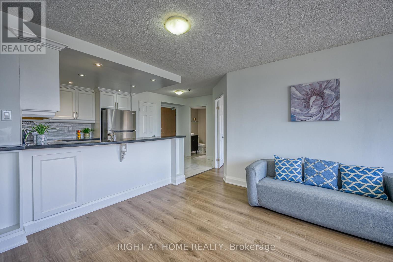 1408 - 50 Kingsbridge Garden Circle, Mississauga, Ontario  L5R 1Y2 - Photo 8 - W13636050