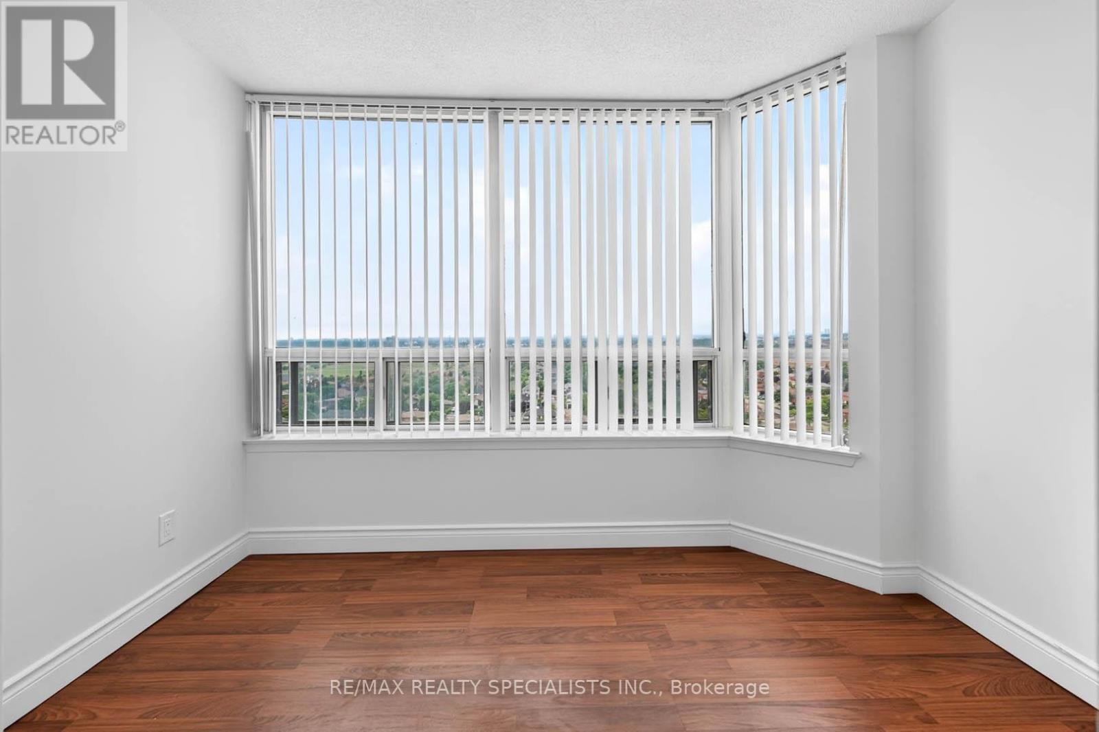 2009 - 135 Hillcrest Avenue, Mississauga, Ontario  L5B 4B1 - Photo 12 - W13636084