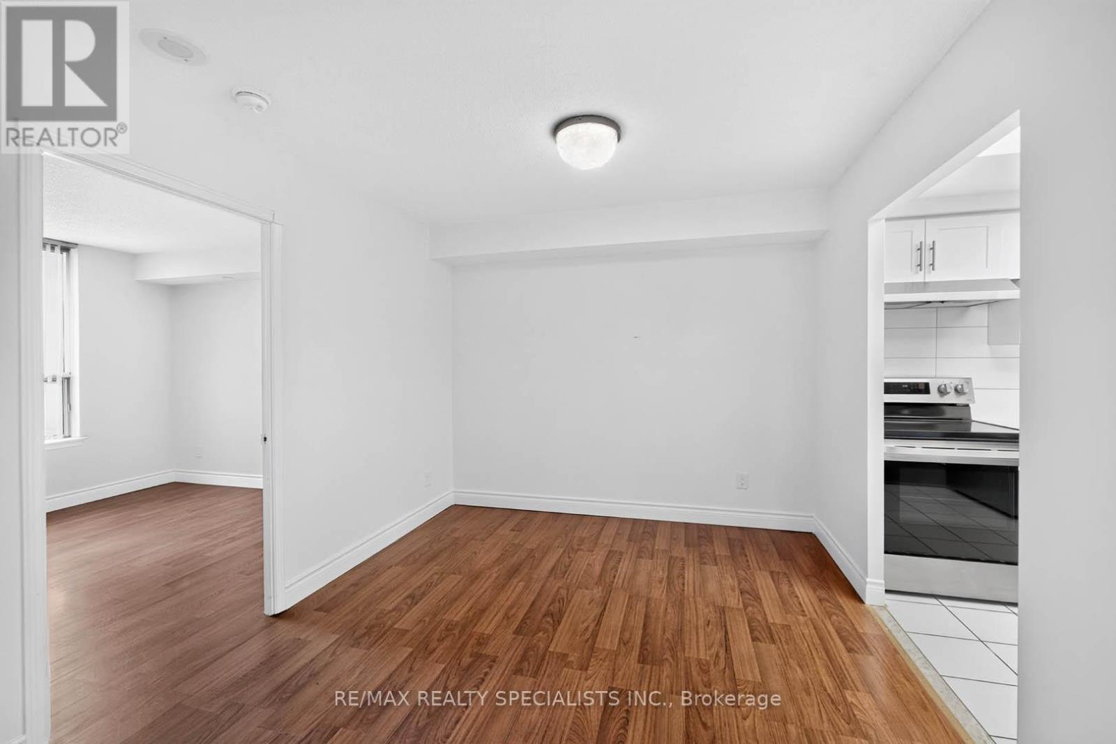 2009 - 135 Hillcrest Avenue, Mississauga, Ontario  L5B 4B1 - Photo 17 - W13636084