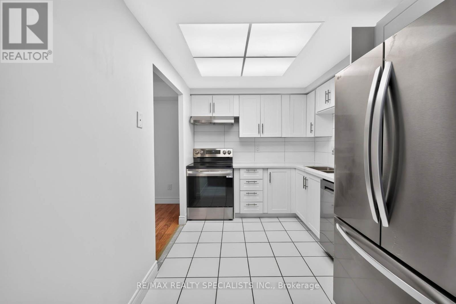2009 - 135 Hillcrest Avenue, Mississauga, Ontario  L5B 4B1 - Photo 23 - W13636084