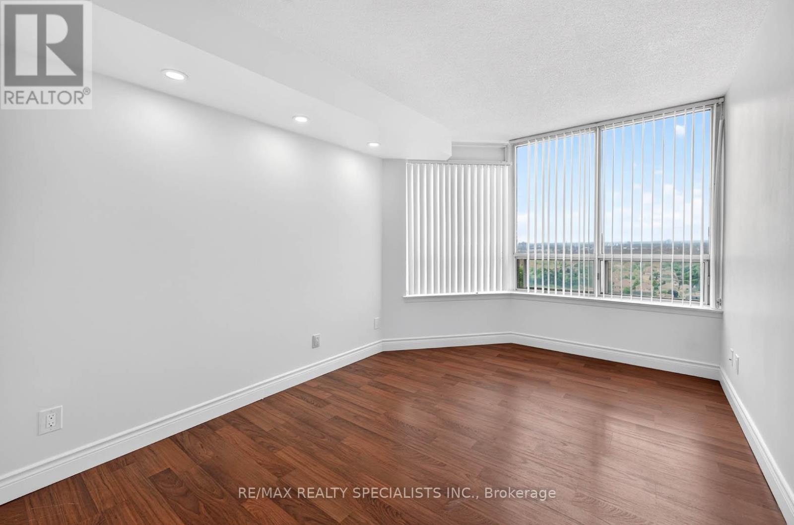 2009 - 135 Hillcrest Avenue, Mississauga, Ontario  L5B 4B1 - Photo 27 - W13636084