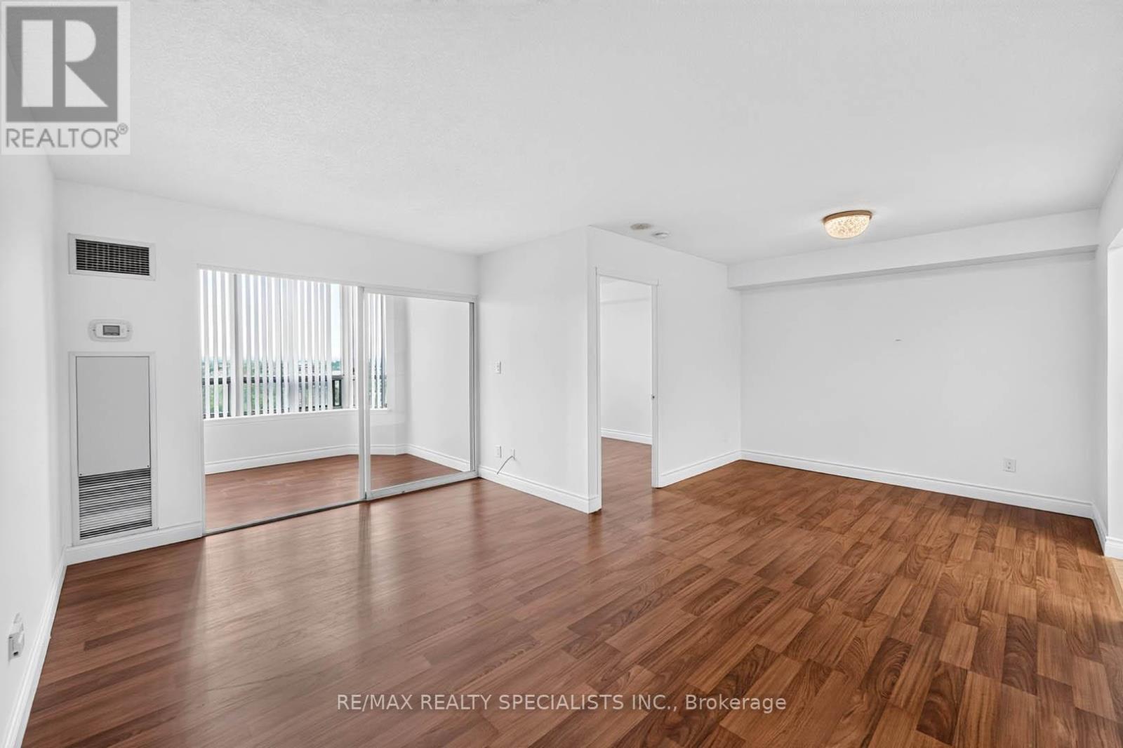 2009 - 135 Hillcrest Avenue, Mississauga, Ontario  L5B 4B1 - Photo 7 - W13636084