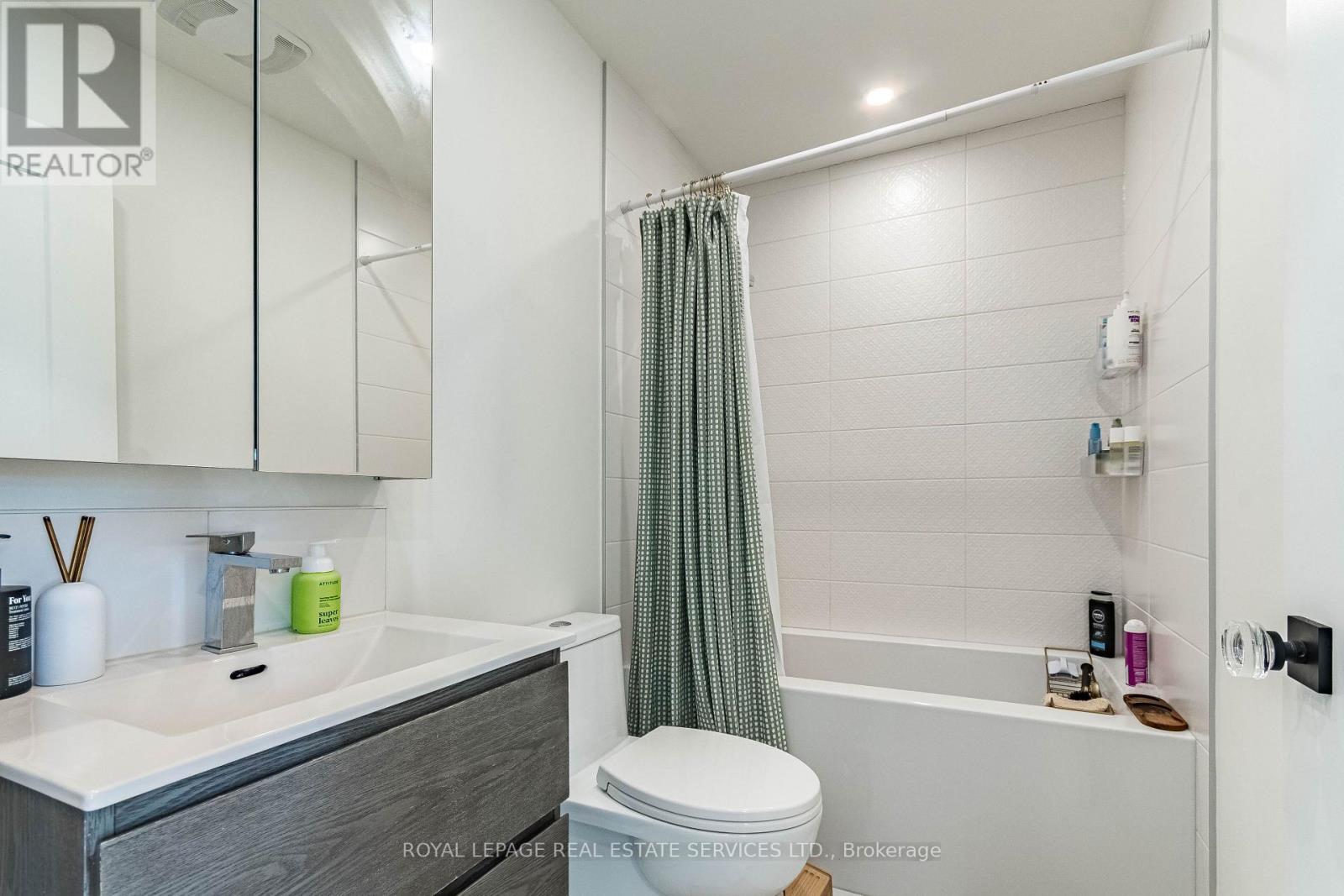 238 Garden Avenue, Toronto, Ontario  M6R 1J1 - Photo 15 - W13636118