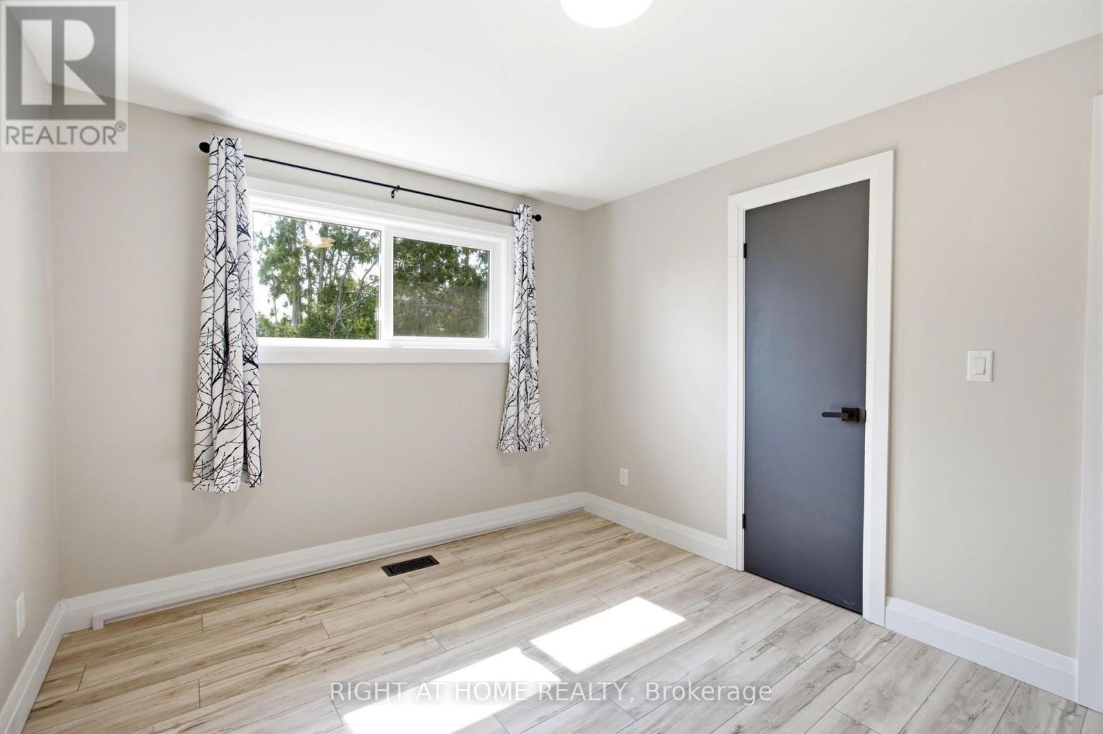 560 Tennyson Avenue, Oshawa, Ontario  L1H 3J8 - Photo 33 - E13634344
