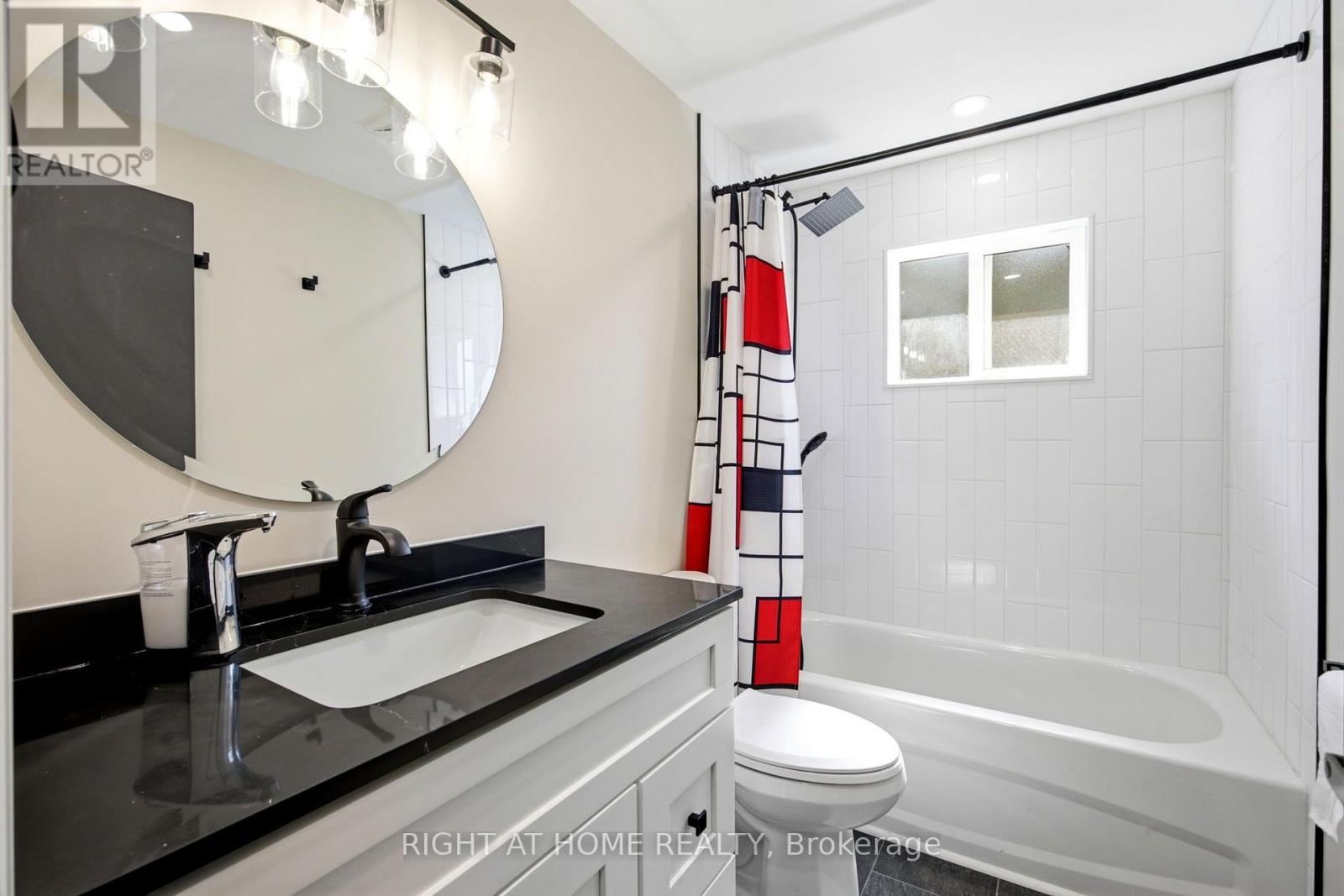 560 Tennyson Avenue, Oshawa, Ontario  L1H 3J8 - Photo 35 - E13634344