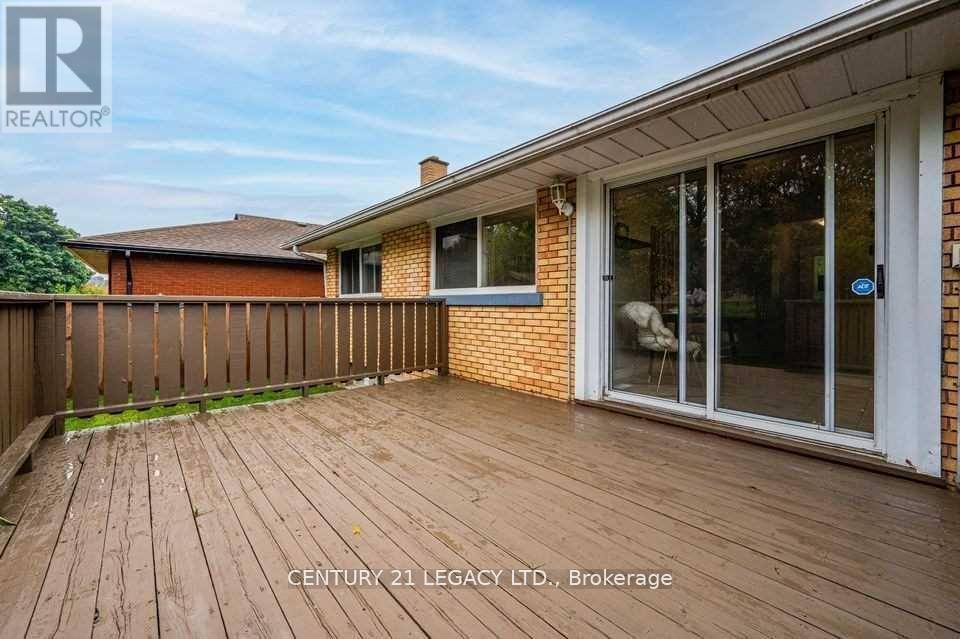 224 RIVER ROAD E