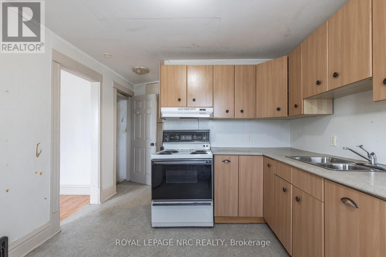 44 Carlisle Street, St. Catharines, Ontario  L2R 4H4 - Photo 14 - X13636042