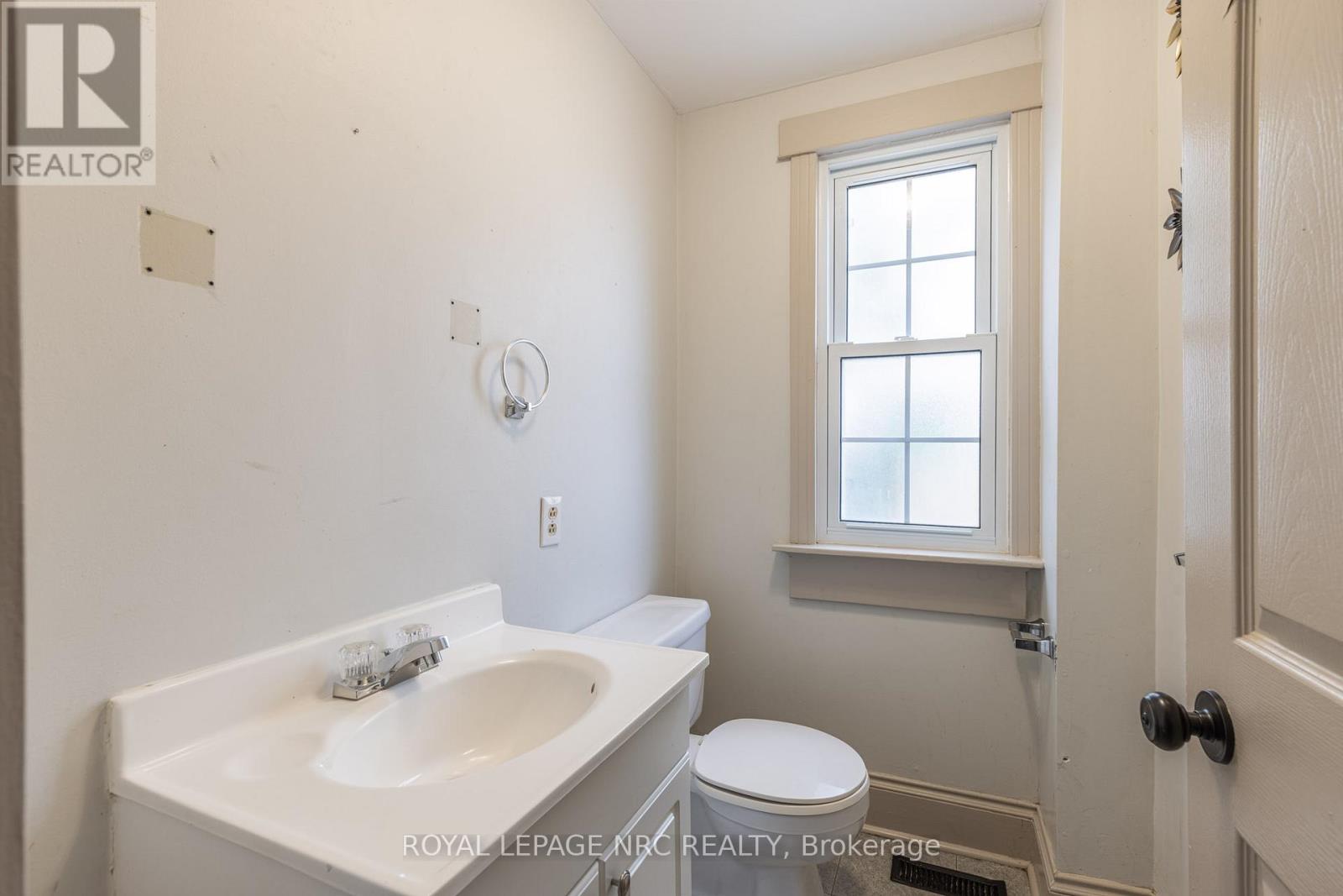 44 Carlisle Street, St. Catharines, Ontario  L2R 4H4 - Photo 16 - X13636042