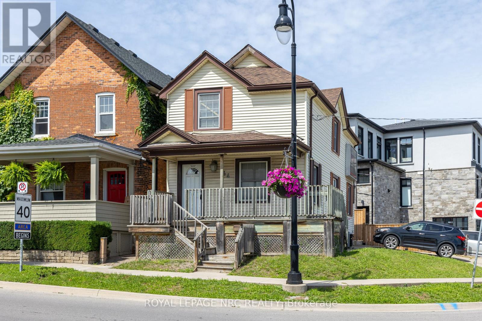44 Carlisle Street, St. Catharines, Ontario  L2R 4H4 - Photo 2 - X13636042