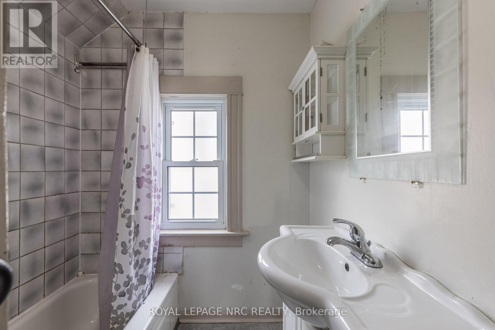 44 Carlisle Street, St. Catharines, Ontario  L2R 4H4 - Photo 25 - X13636042