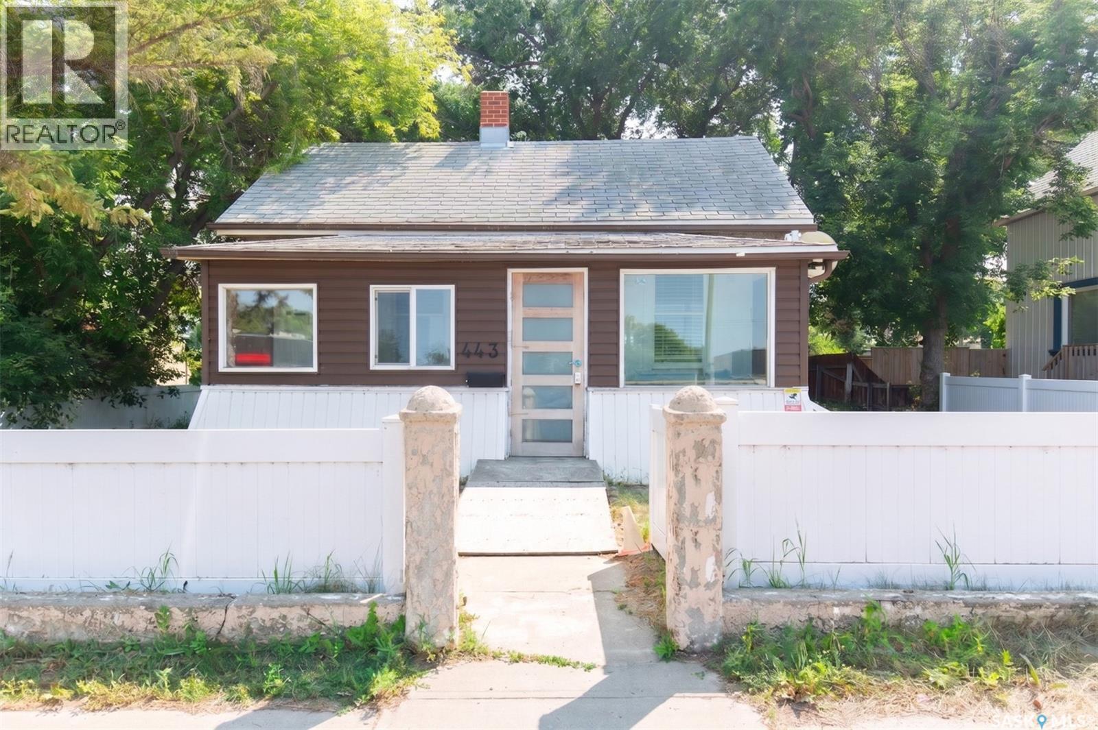 443 Lillooet STREET W, Moose Jaw, Saskatchewan