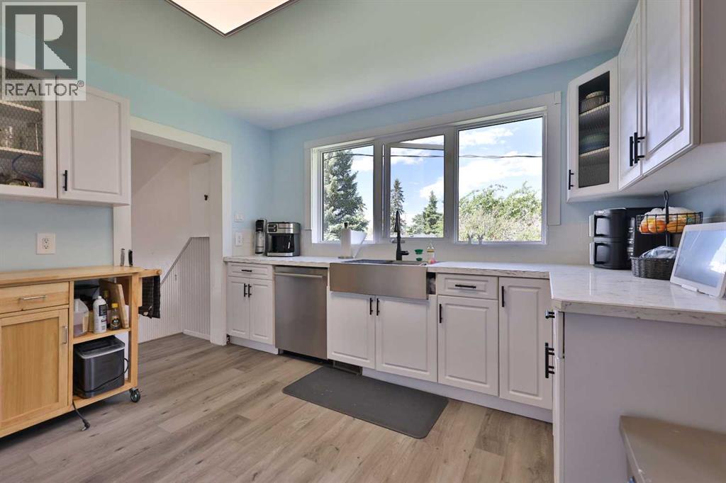 234 S 100 W, Raymond, Alberta  T0K 2S0 - Photo 13 - A2325459