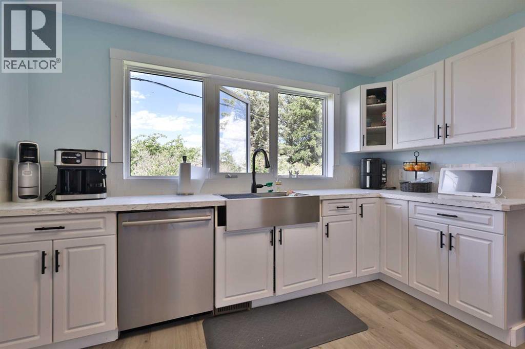 234 S 100 W, Raymond, Alberta  T0K 2S0 - Photo 12 - A2325459