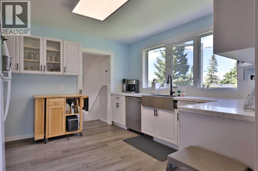 234 S 100 W, Raymond, Alberta  T0K 2S0 - Photo 16 - A2325459