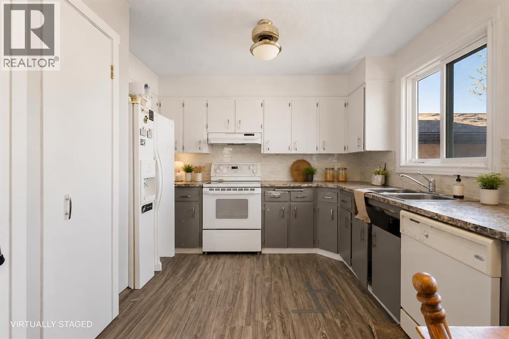 252 Templeview Way NE, Calgary, Alberta  T1Y 3Y9 - Photo 9 - A2317927