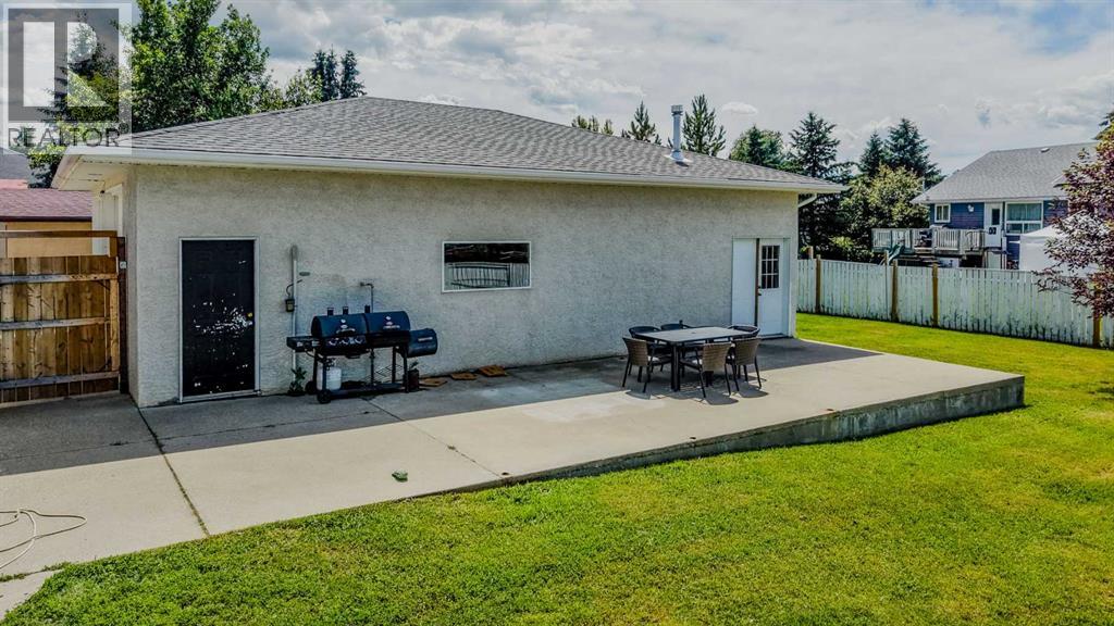 234 S 100 W, Raymond, Alberta  T0K 2S0 - Photo 37 - A2325459