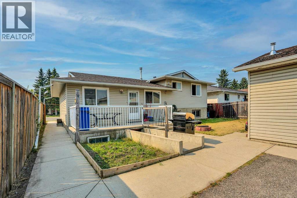 212 Pinetree Place NE, Calgary, Alberta  T1Y 1M3 - Photo 39 - A2330861
