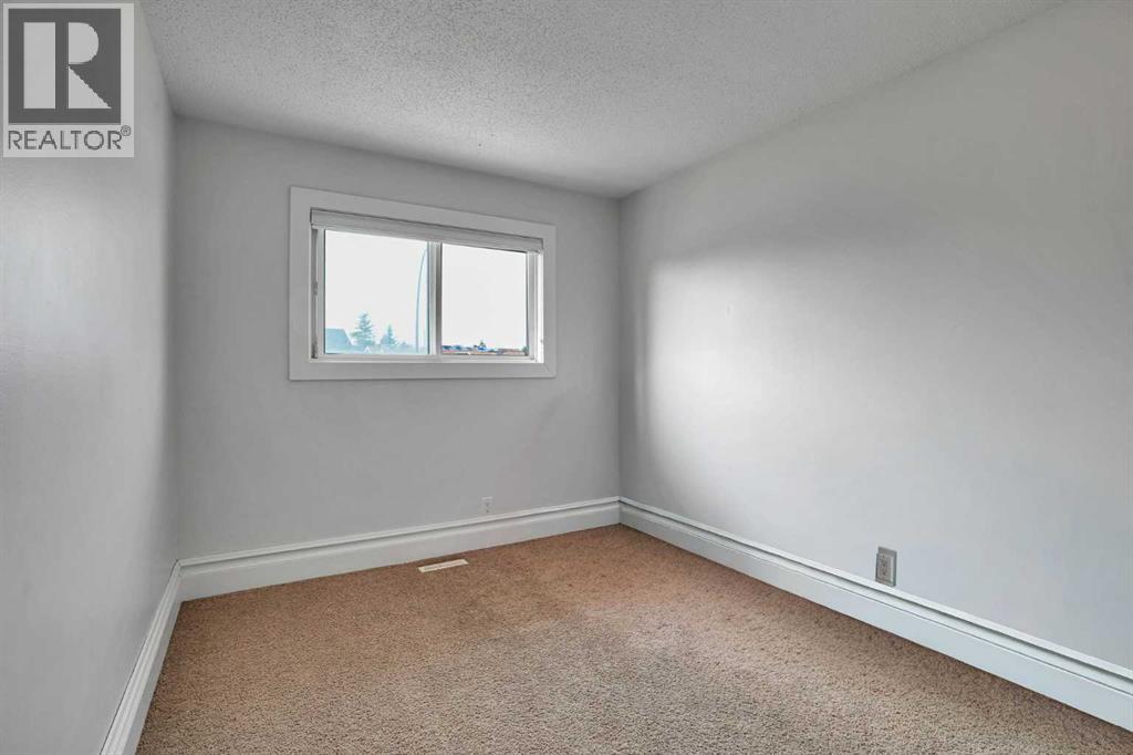 212 Pinetree Place NE, Calgary, Alberta  T1Y 1M3 - Photo 21 - A2330861