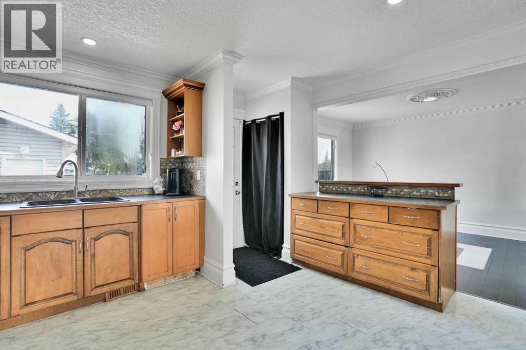 212 Pinetree Place NE, Calgary, Alberta  T1Y 1M3 - Photo 14 - A2330861
