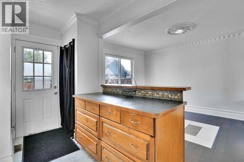 212 Pinetree Place NE, Calgary, Alberta  T1Y 1M3 - Photo 15 - A2330861