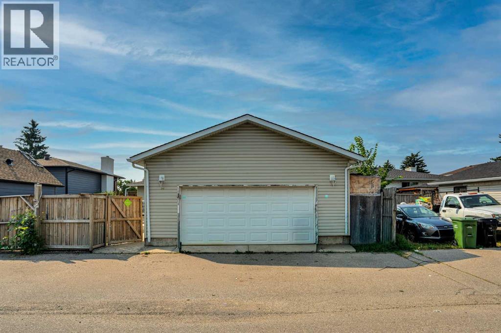 212 Pinetree Place NE, Calgary, Alberta  T1Y 1M3 - Photo 41 - A2330861