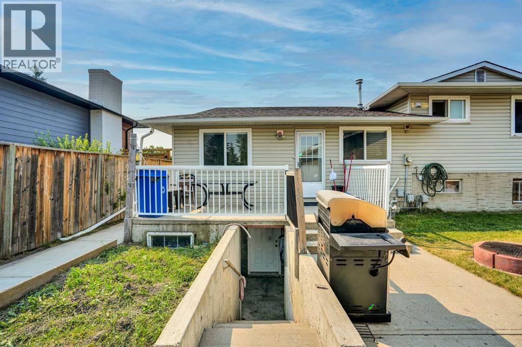 212 Pinetree Place NE, Calgary, Alberta  T1Y 1M3 - Photo 38 - A2330861