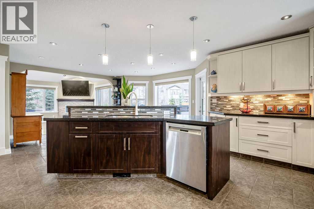 105 Lang Place, Okotoks, Alberta  T1S 1W8 - Photo 19 - A2334007