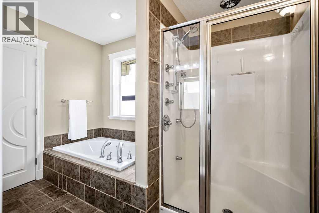 105 Lang Place, Okotoks, Alberta  T1S 1W8 - Photo 31 - A2334007