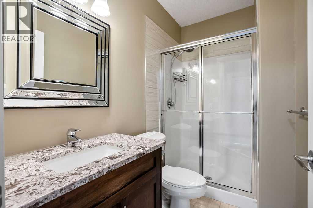 105 Lang Place, Okotoks, Alberta  T1S 1W8 - Photo 45 - A2334007