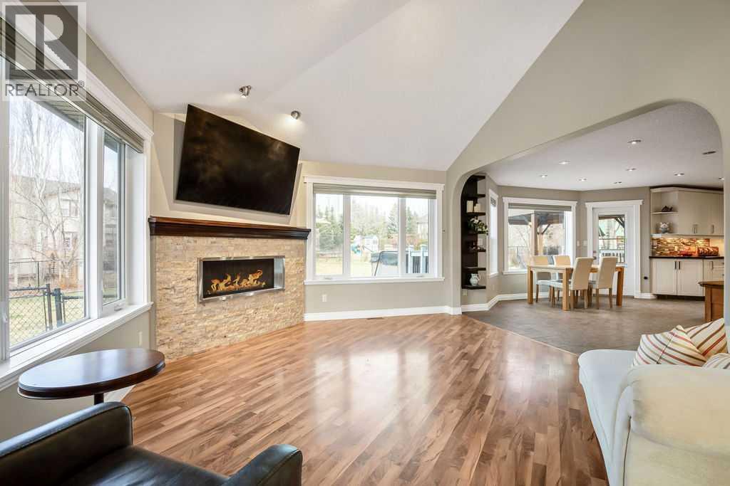 105 Lang Place, Okotoks, Alberta  T1S 1W8 - Photo 9 - A2334007