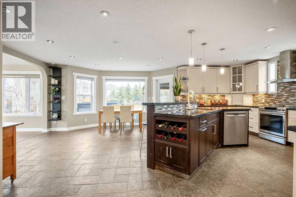 105 Lang Place, Okotoks, Alberta  T1S 1W8 - Photo 17 - A2334007