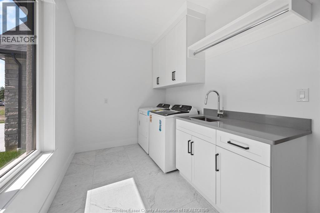 418 County Rd 34, Kingsville, Ontario  N8H 3V6 - Photo 17 - 26018805