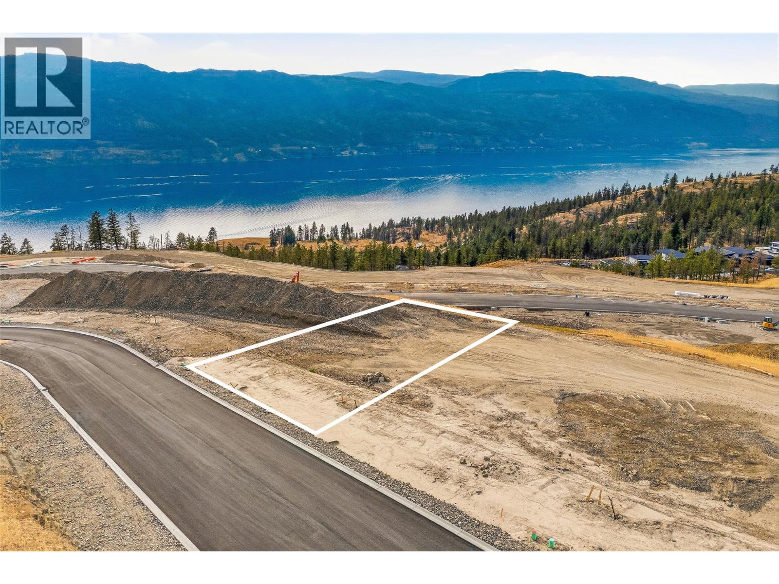 10380 Beacon Hill Drive, Lake Country, British Columbia  V4V 0A9 - Photo 2 - 10395478