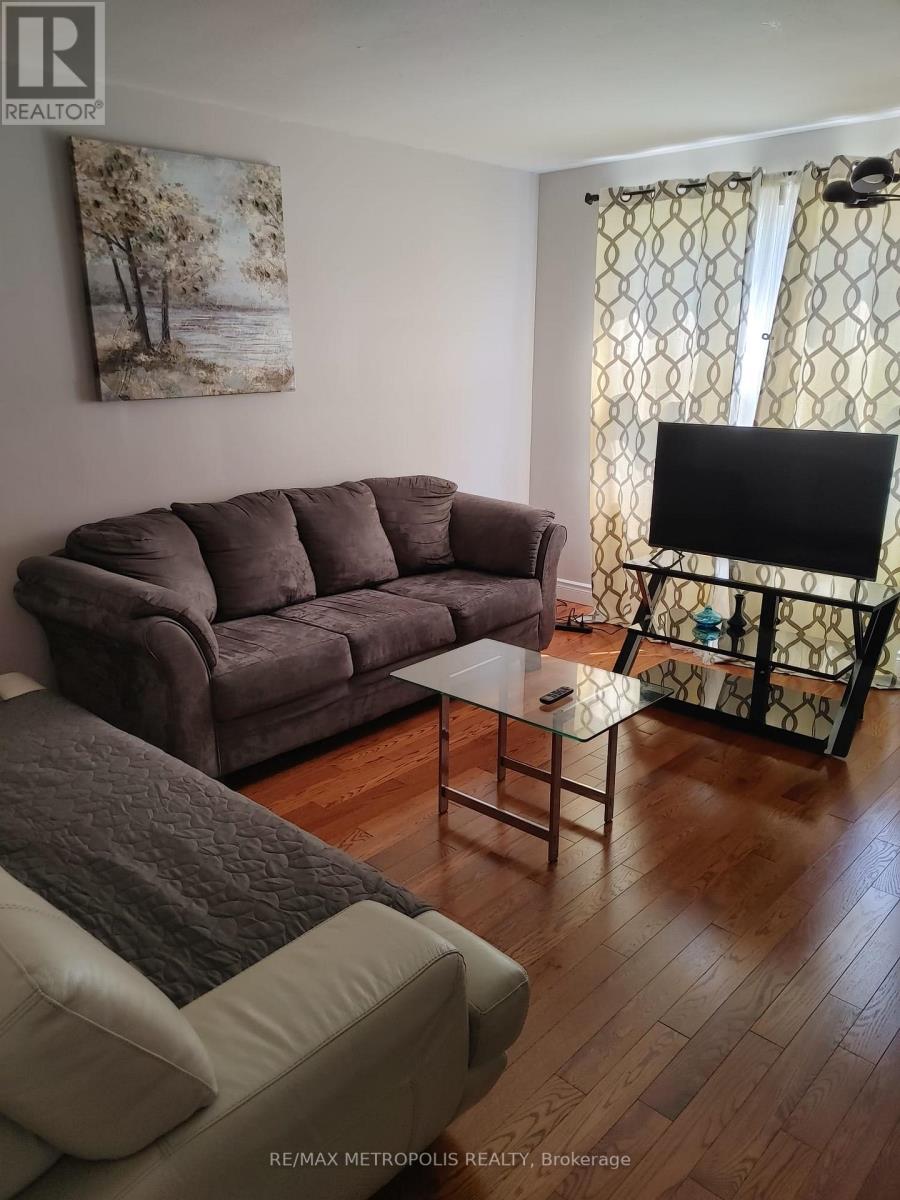 1098 CEDAR STREET, Oshawa, Ontario