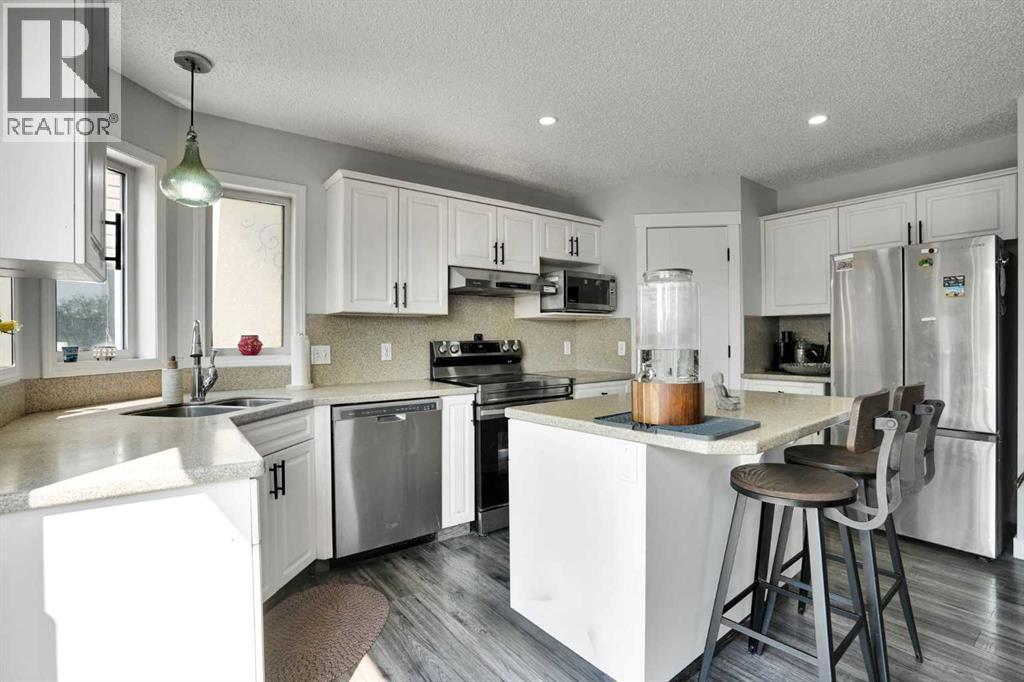 101 Douglas Ridge Circle SE, Calgary, Alberta  T2Z 3B7 - Photo 14 - A2334564