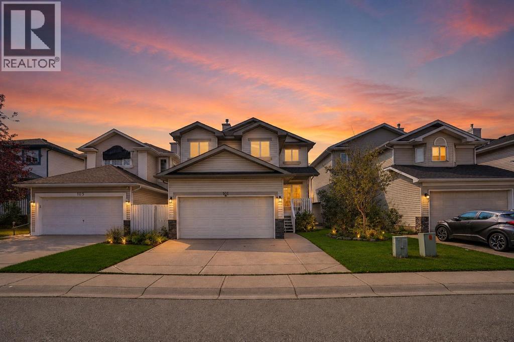 101 Douglas Ridge Circle SE, Calgary, Alberta  T2Z 3B7 - Photo 2 - A2334564